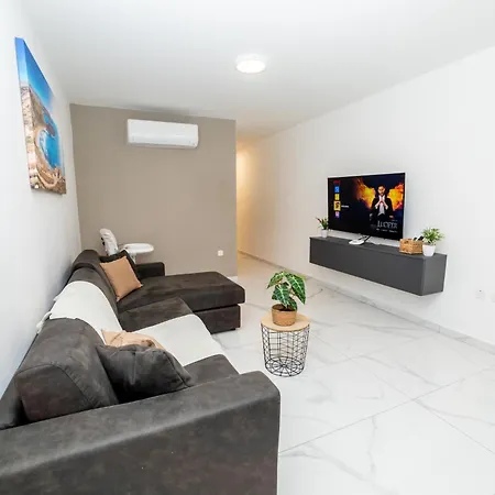 New 3 Bedroom A1 Apartman *