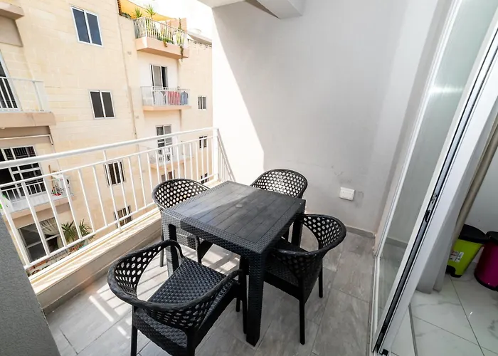 Spacious Family In Malta 3br By Hostmt Apartman